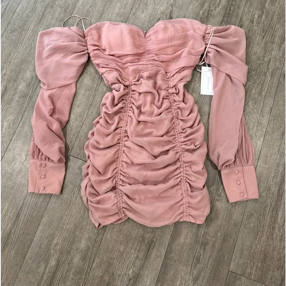 BUNDLE 2 ITEMS FOR $8✨

🌸BOUTIQUE chiffon mini dress ✨ - Picture 4 of 11